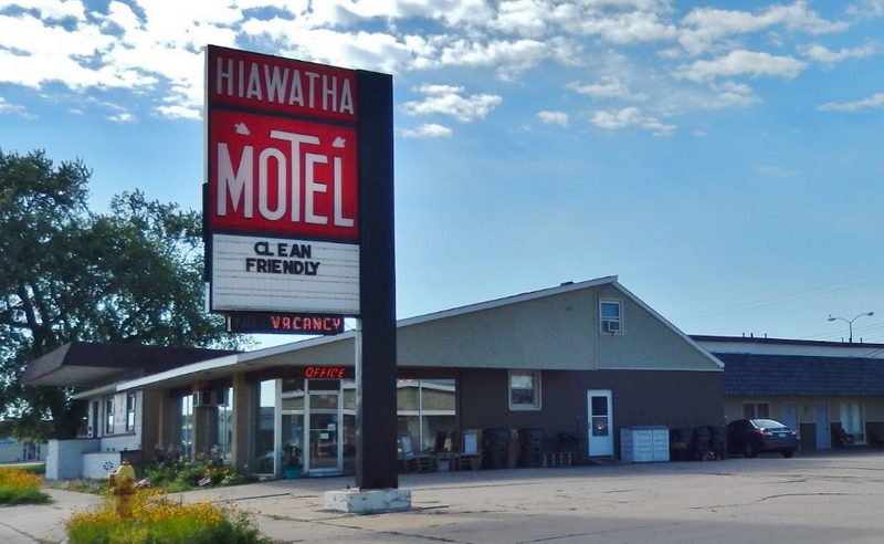 Hiawatha Motel - From Website (newer photo)